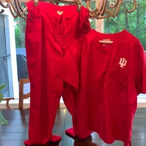 Red IU scrubs. Pants greys anatomy 3xl. Top wonder work 2xl